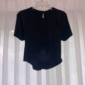 SHEIN Short Sleeved Knotted Crop Top